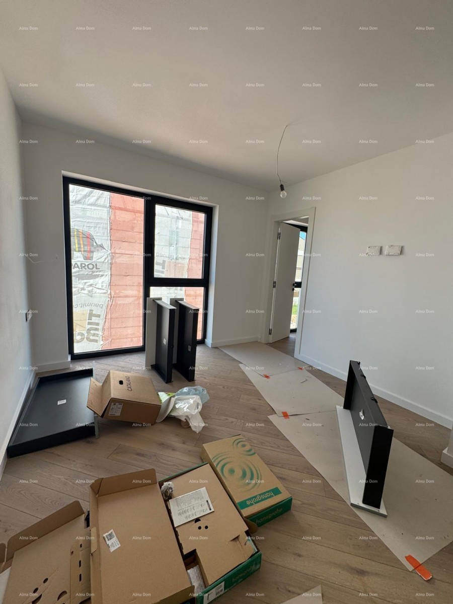 РОВИНЬ - ДВУХУРОВНЕВАЯ КВАРТИРА С ПРЕКРАСНЫМ ВИДОМ НА МОРЕ (E) 4