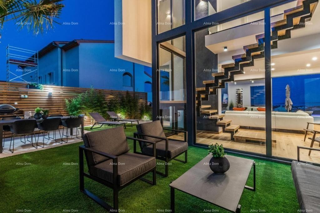 Moderna vila s panoramskim pogledom na morje v Medulinu! 9