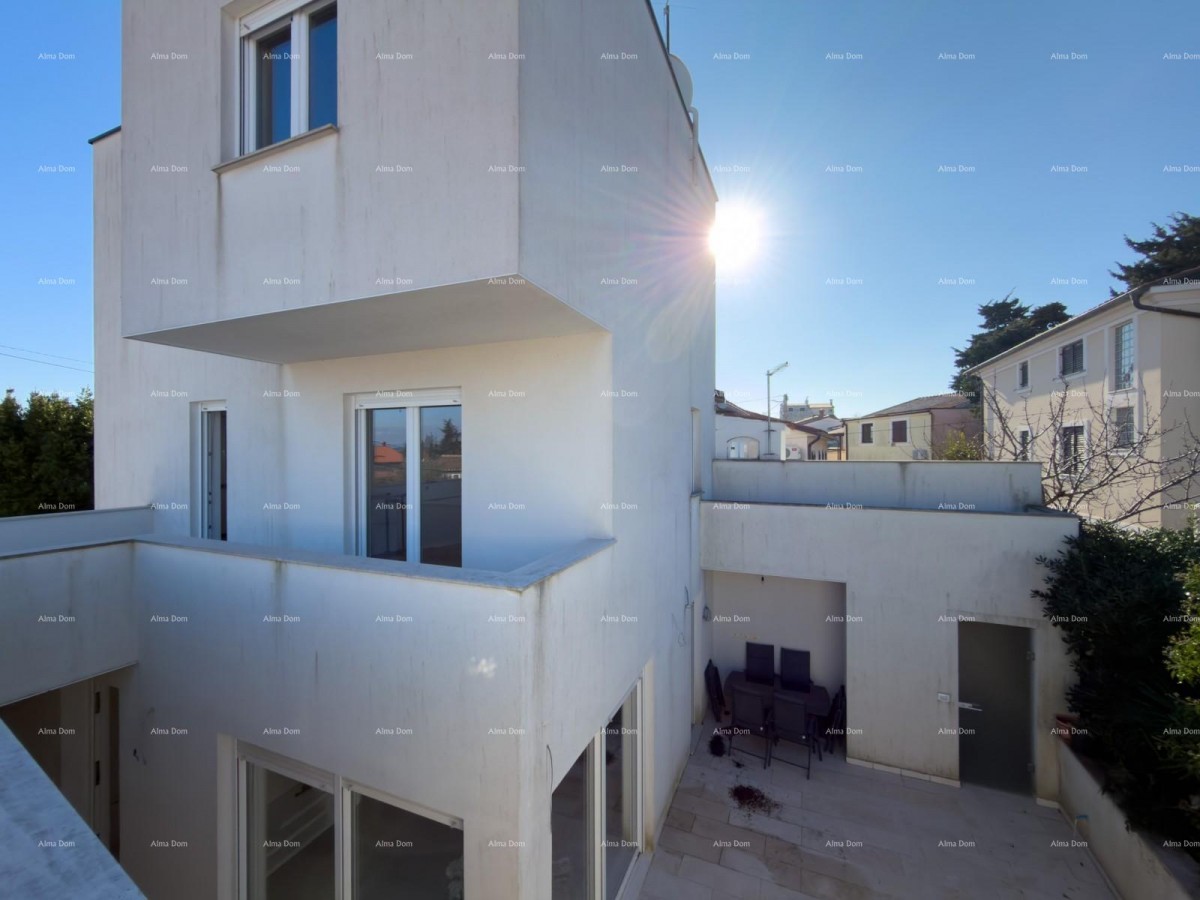 Продается привлекательный дом в Премантуре с видом на море 26