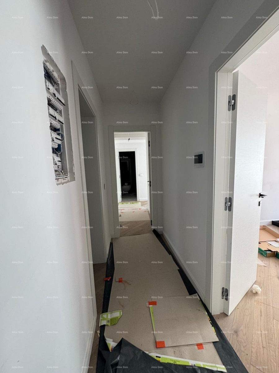 РОВИНЬ - ДВУХУРОВНЕВАЯ КВАРТИРА С ПРЕКРАСНЫМ ВИДОМ НА МОРЕ (E) 2