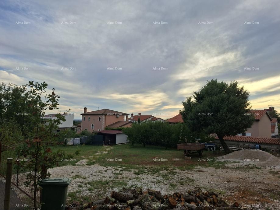 GRAĐEVINSKO ZEMLJIŠTE U VIŠNJANU – 620 m² 1
