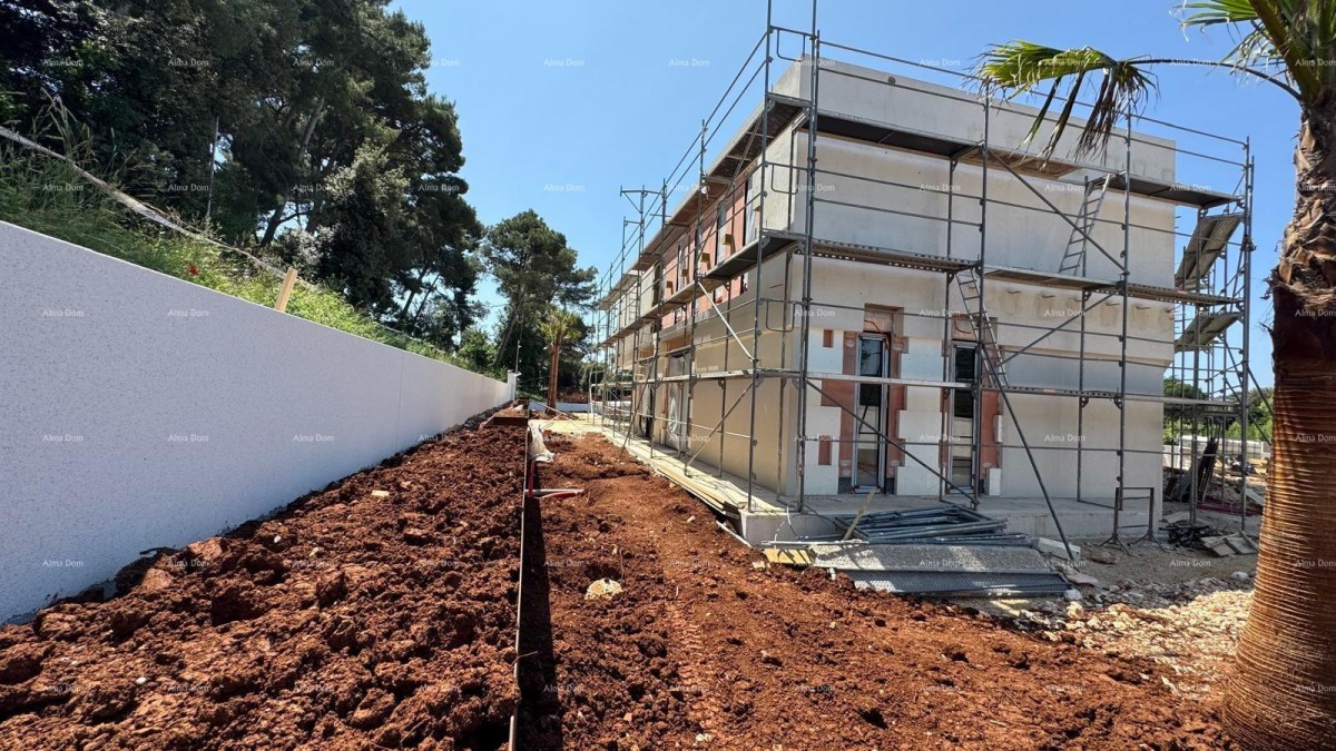 Продается современная вилла в Ровине 26