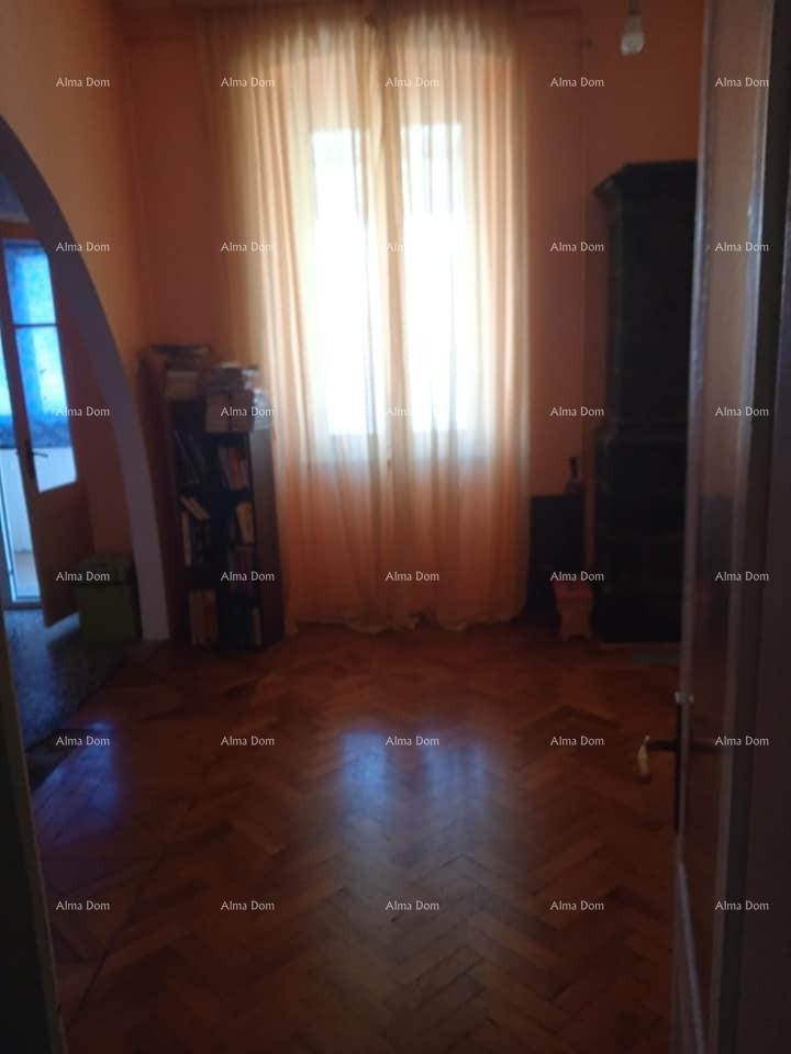 Продается квартира в центре Пулы 7