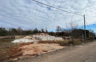 Prodajem građevinsko zemljište, Marčana.