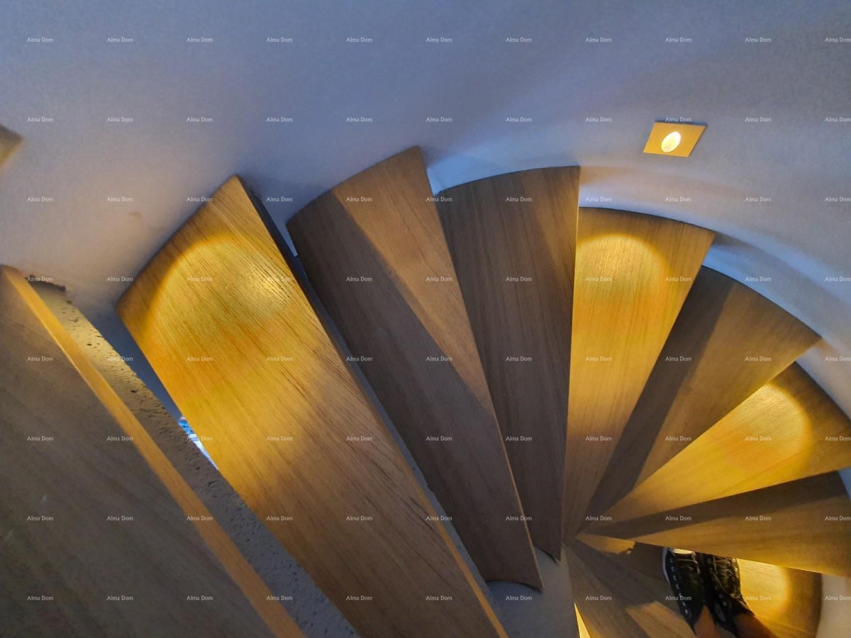 Apartment house with sea view 10