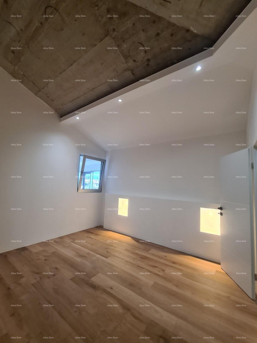 Istra. Pula. Veli vrh. 9