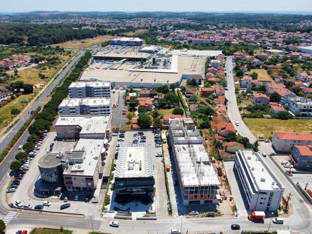 Pula! Večstanovanjska, moderna zgrad s dvigalom. Stan s parkirnim mestom in shrambo. S52 9