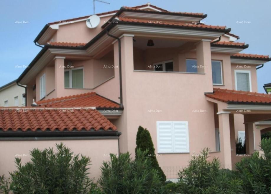 House with 5 apartments for sale with sea view, Premantura 2