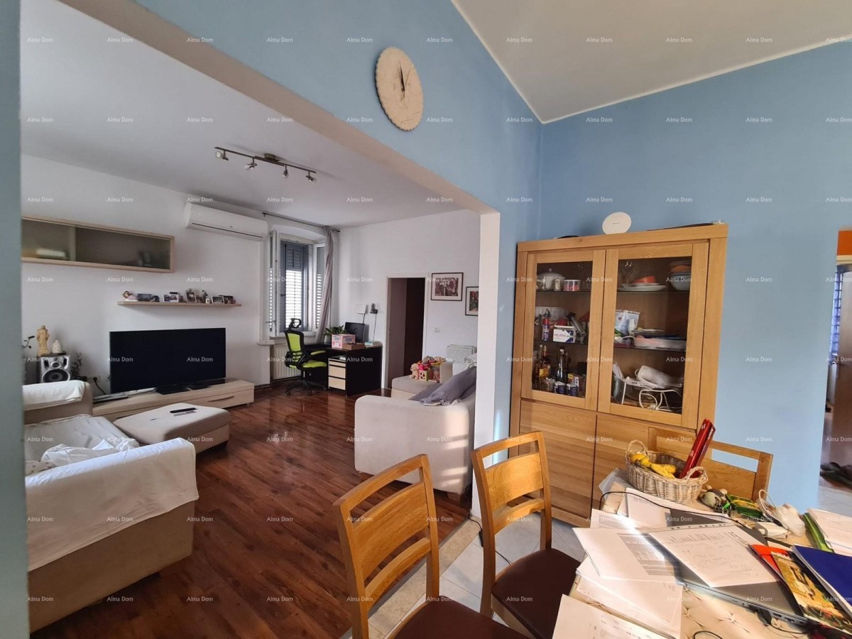 Veruda Spacious three-bedroom apartment with an area of 81 m², Pula 2