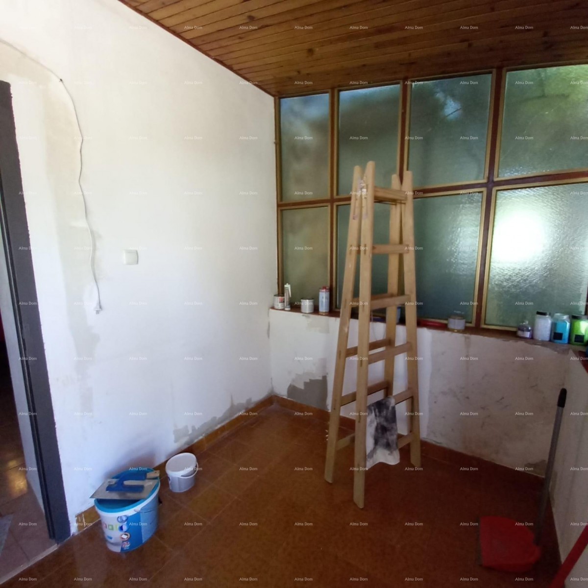 In vendita: affascinante casa istriana con ampio cortile – Valtura 2