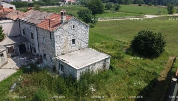 Продается старый каменный дом с землей в  Барбан, идеально подходящий для дачи. 2