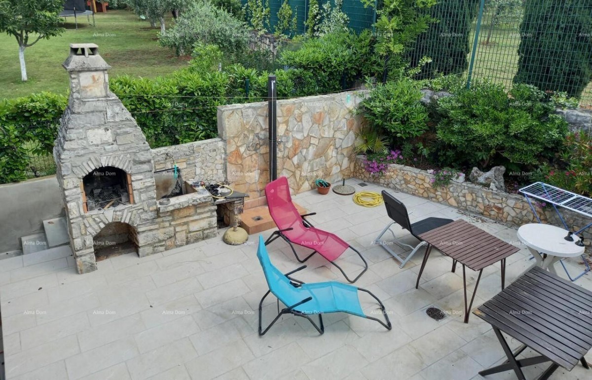 ZAMBRATIJA – TWO APARTMENTS, 300 m FROM THE SEA 3