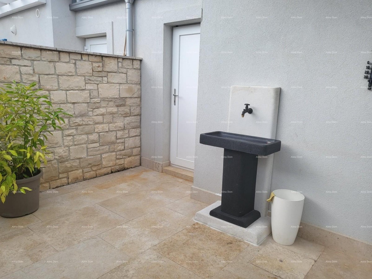 Novigrad, one-story house with swimming pool 13