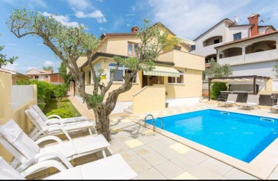 Hiša s bazenom v Poreču!