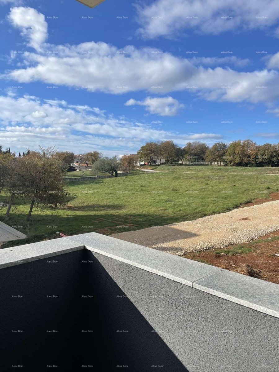 Prodaja hiše s tremi stanovi v Medulinu 9