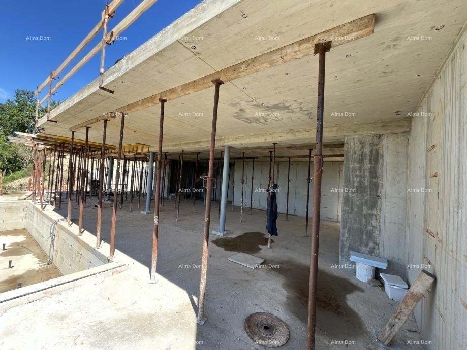 Prodaje se  novogradnja moderna samostojeća kuća s bazenom u blizini Buja 15