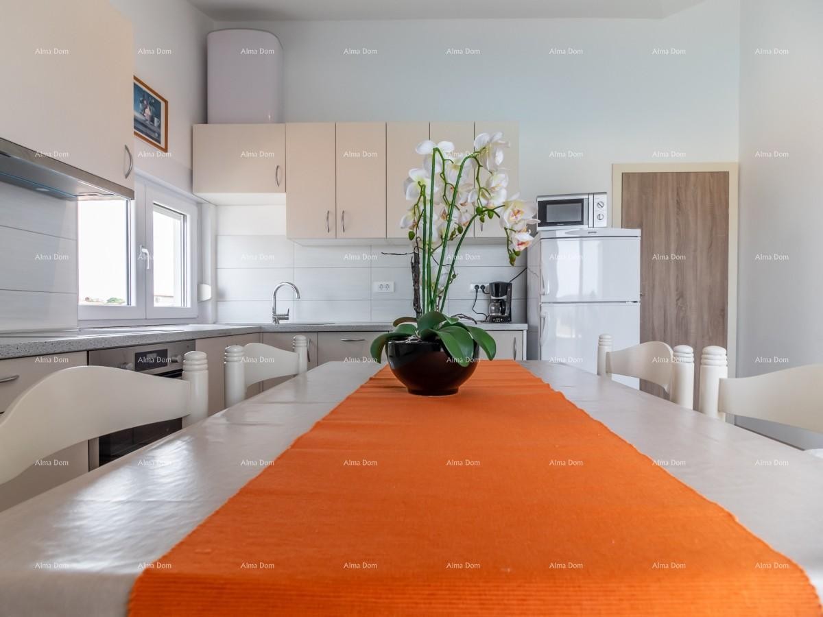 Apartmanska kuća s bazenom!Blizina mora i plaže!  Peroj. 23