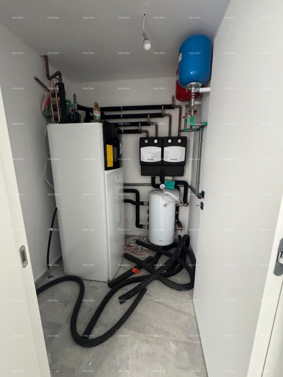 РОВИНЬ - ДВУХУРОВНЕВАЯ КВАРТИРА С ПРЕКРАСНЫМ ВИДОМ НА МОРЕ (E) 11