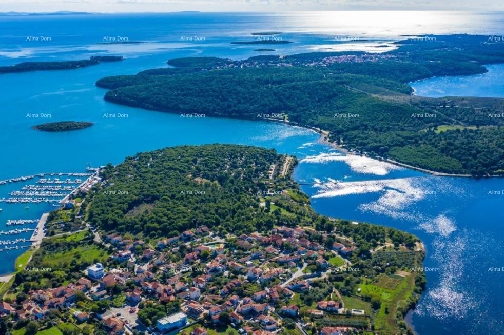 POMER – BUILDING PLOT WITH VALID BUILDING PERMIT – 100 m FROM THE SEA 1