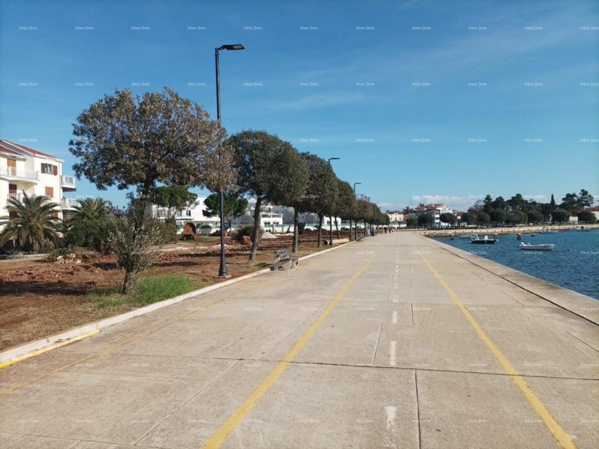 Vendiamo un appartamento a Umago vicino al mare. 15