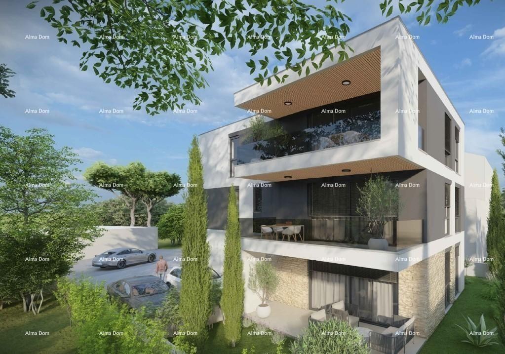 Dvosoban stan s velikim vrtom 100 metara do rive. 8