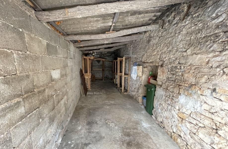 Na prodaju kamena kuća za obnovo – okolica Buja 5
