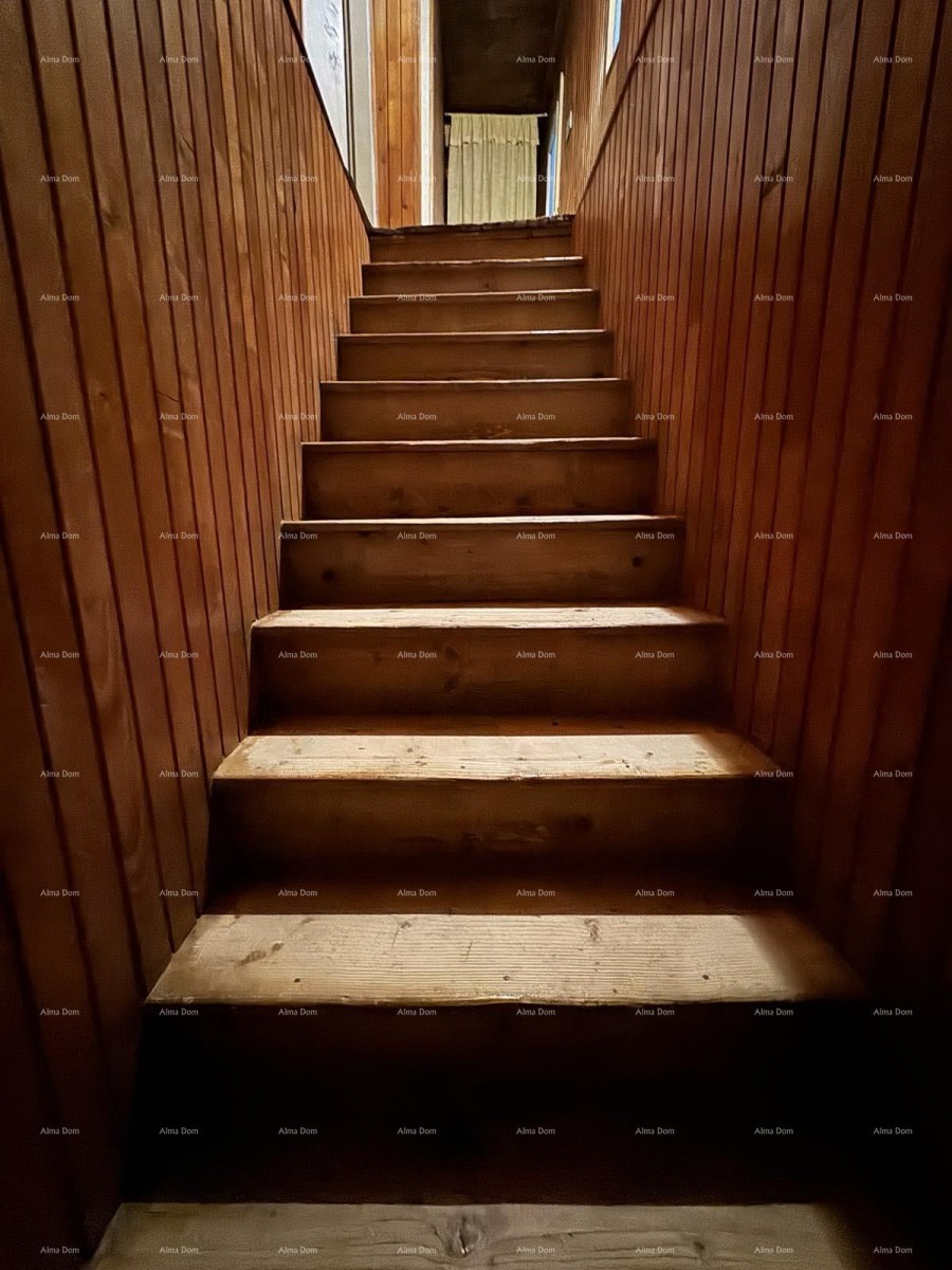 Prodamo hišo z dvoriščem v neposredni bližini centra, Buje! 8