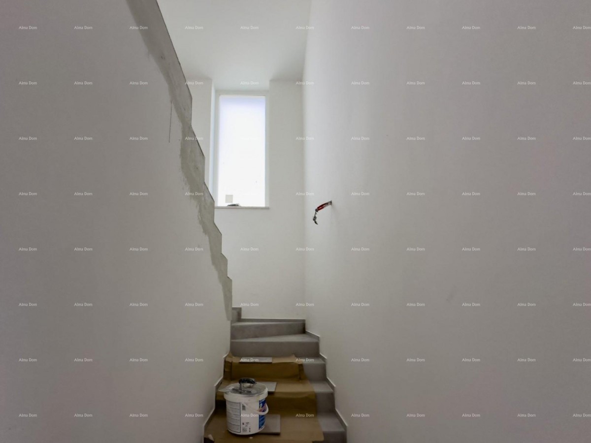 Prodamo hišo na odlični lokaciji. Blizu marine. 27