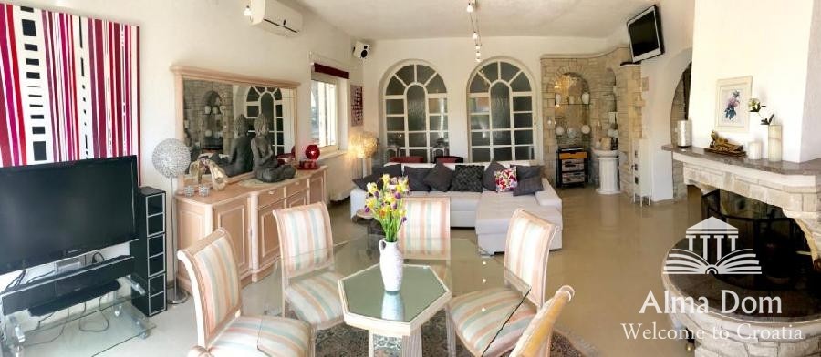 5 star holiday villa. 12