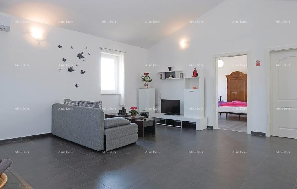 Продается дом с бассейном, Воднян 13