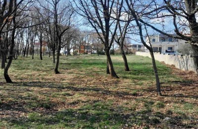 Медулин – Строительный участок 1.058 м², 450 м от моря