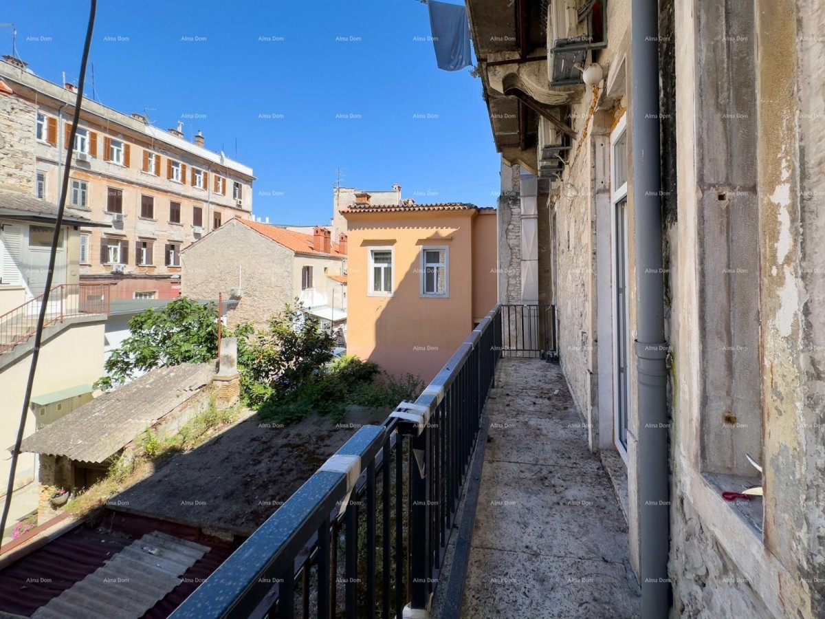 Predivan, renovirani stan u strogom centru, na gradskoj tržnici, Pula! 2