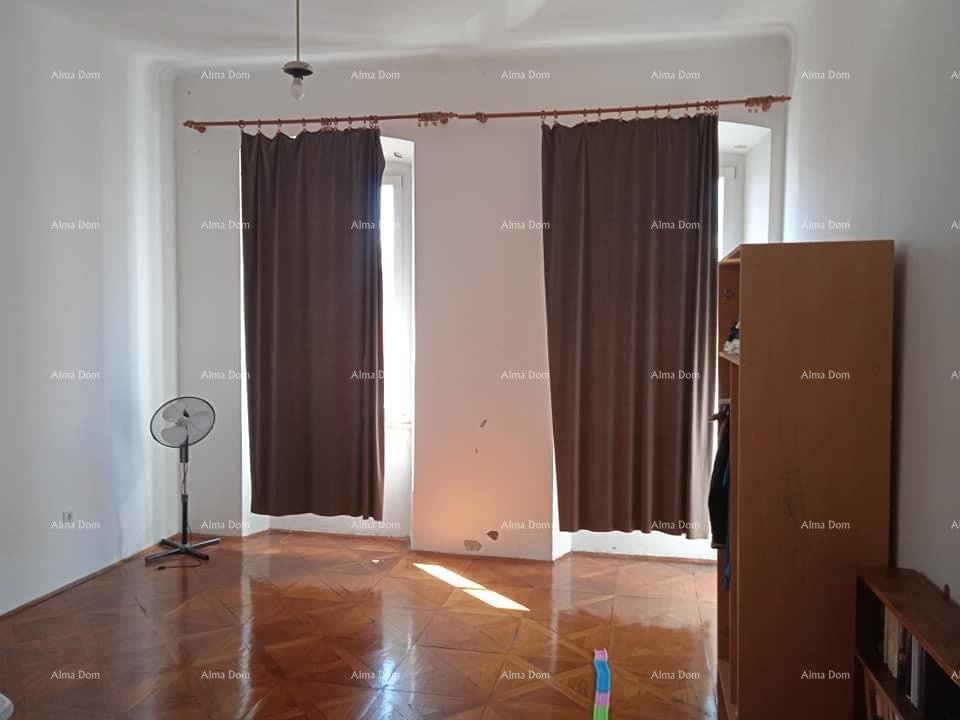Продается квартира в центре Пулы 9