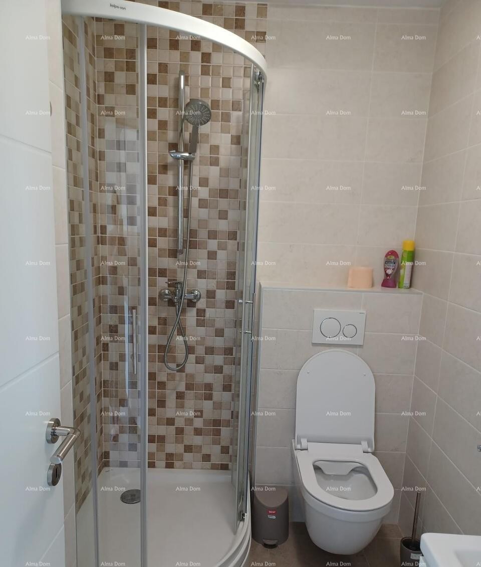 Продается красивый дом недалеко от моря в Умаге. 17