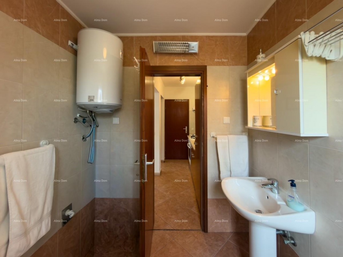 Novigrad, apartment in an attractive location with a pool. 25
