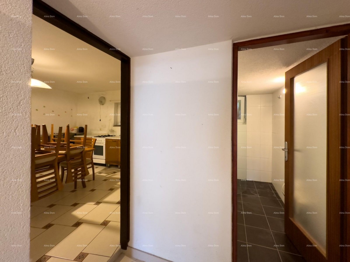 For sale: House in the center of Ližnjan! 4