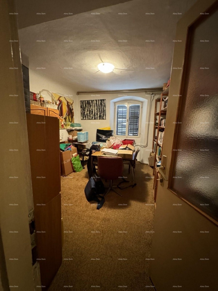 Prodamo hišo z dvoriščem v neposredni bližini centra, Buje! 10