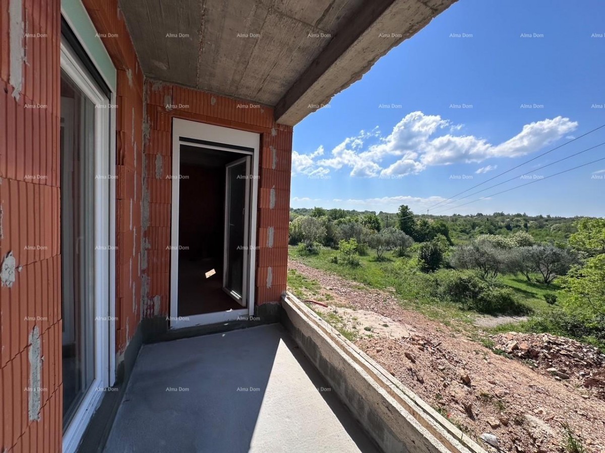 Umag.Продается сдвоенный дом на стадии черновой отделки 15