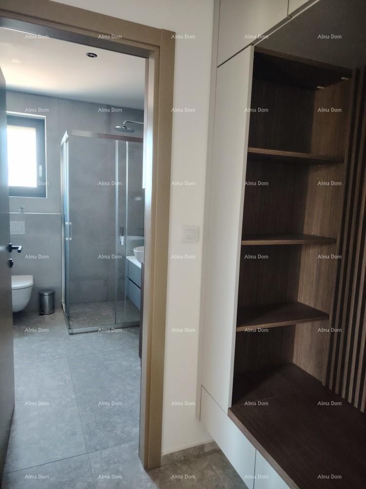 Vrhunski trosoban stan s pogledom na more, opremljen 17