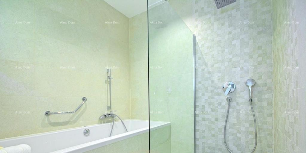 MODERNA LUKSUZNA VILA S BAZENOM 500 m OD MORJA 9
