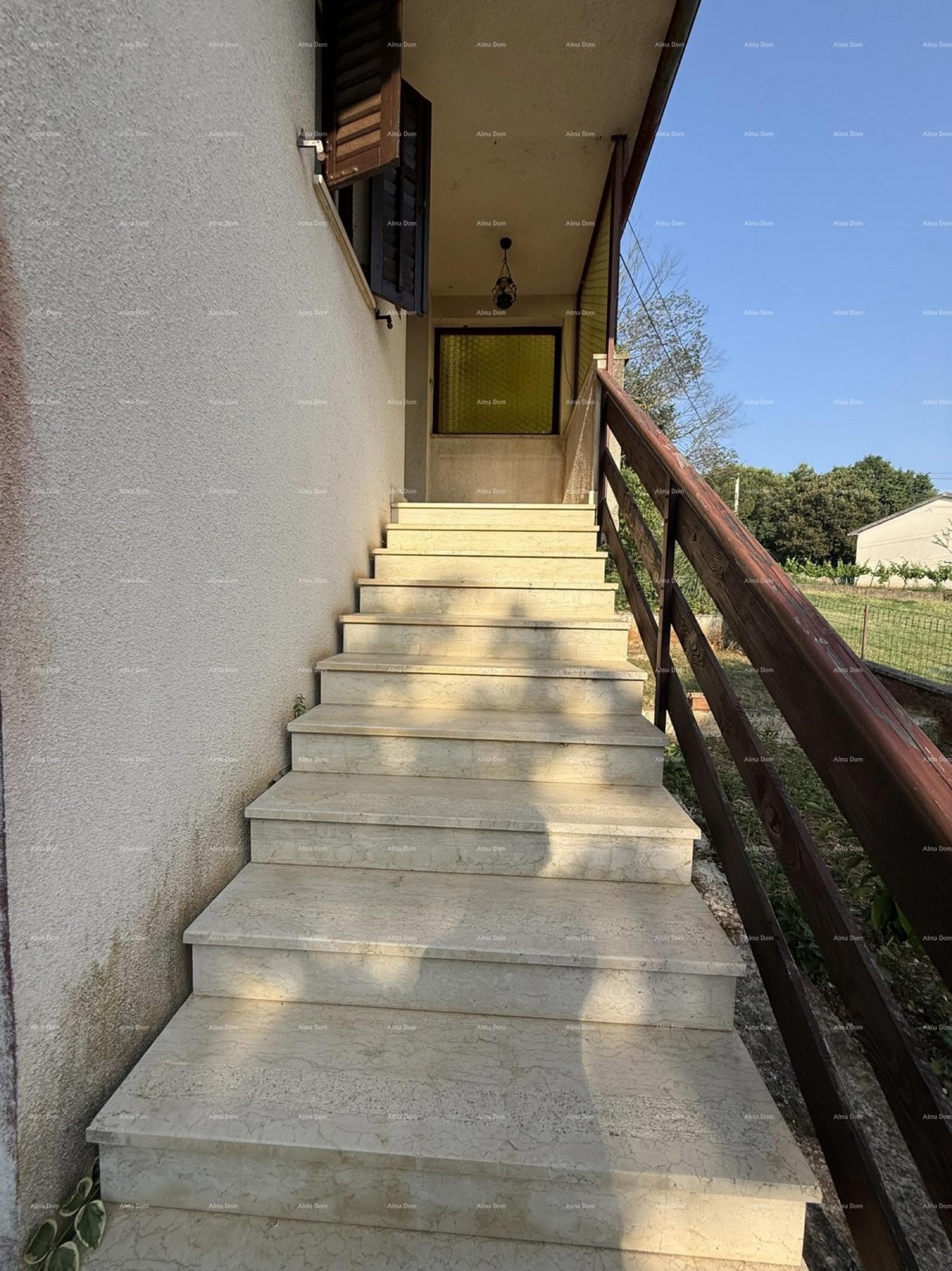 Affascinante casa familiare con ampio giardino e terreno edificabile aggiuntivo vicino a Barban 3