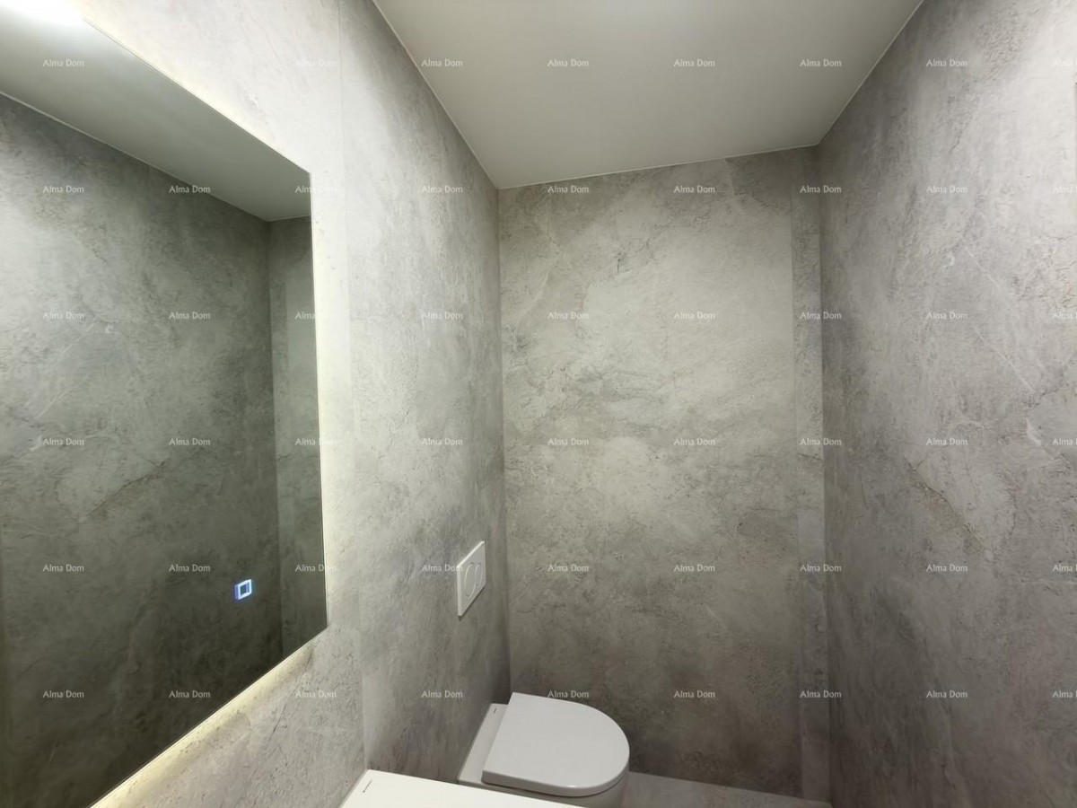 Vendita di appartamenti in edificio residenziale e commerciale con vista mare, centro di Umago! S3 22