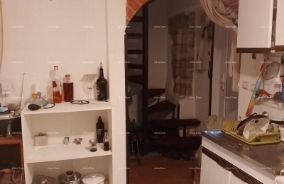 Галижана – Каменный дом в центре Галижаны, недалеко от Фажаны и Бриуни