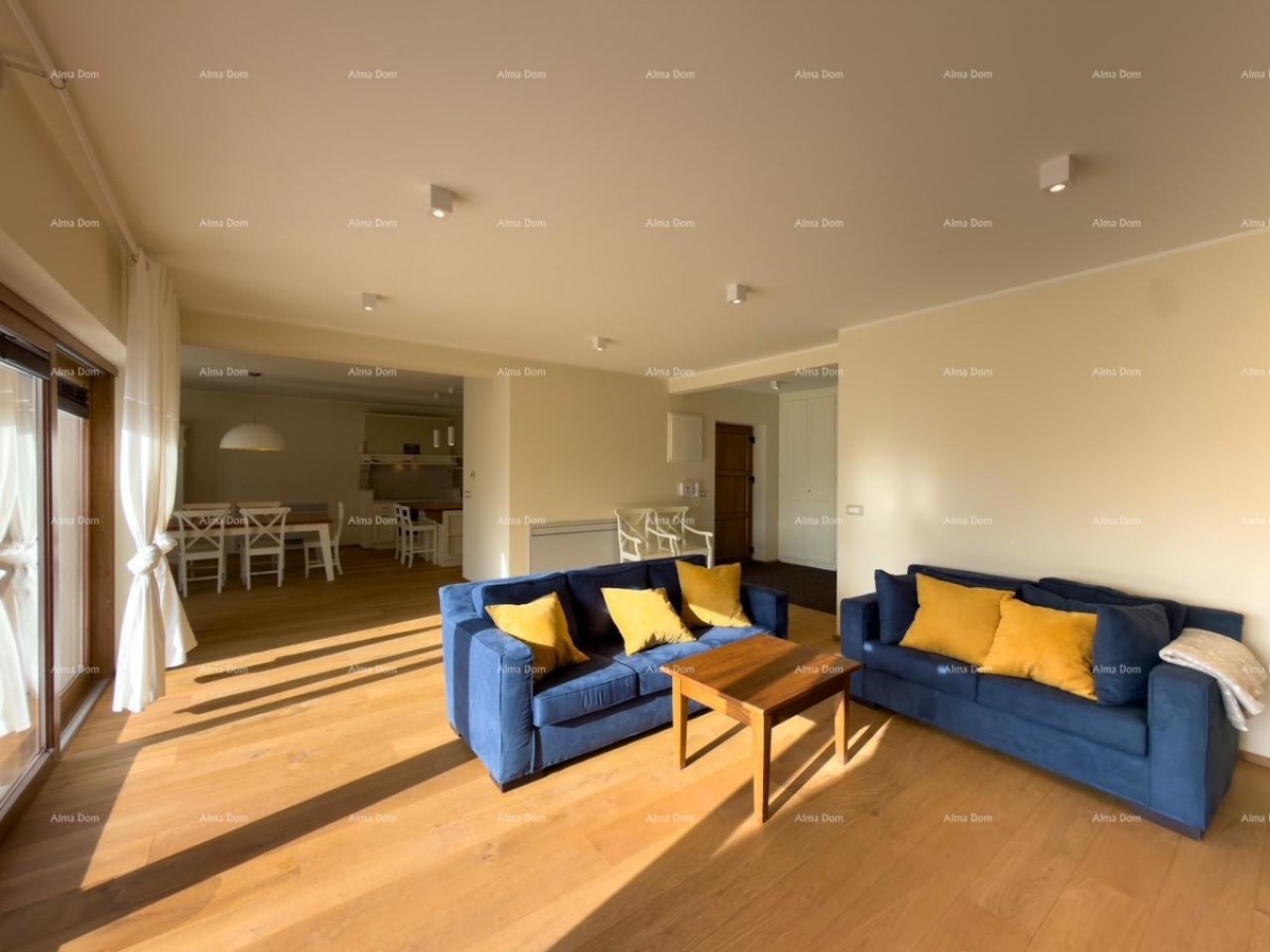 Vendiamo una villa con vista sui Brioni! 8