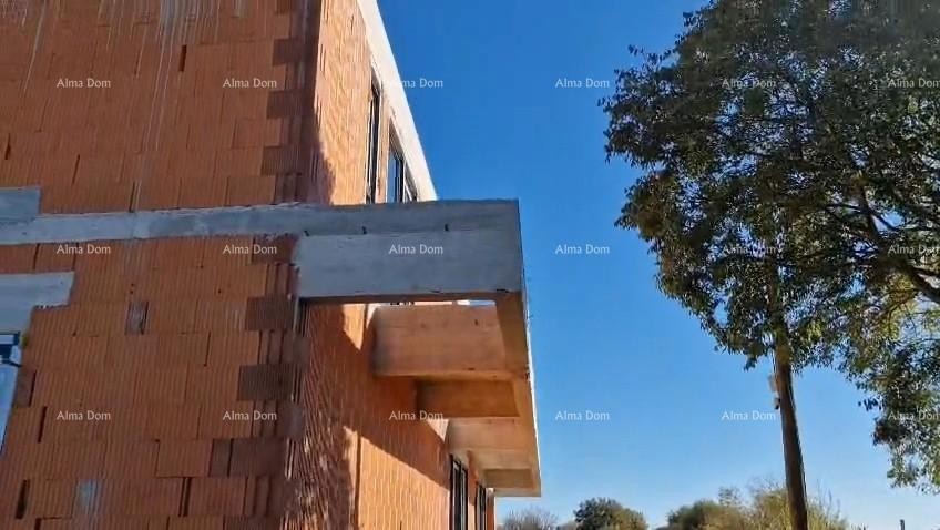 Kanfanar, moderna kuća u Roh-bau fazi 10