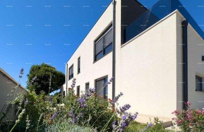 Istria, Ližnjan, 1 km to the center of Medulin, new modern house with pool for vacation.