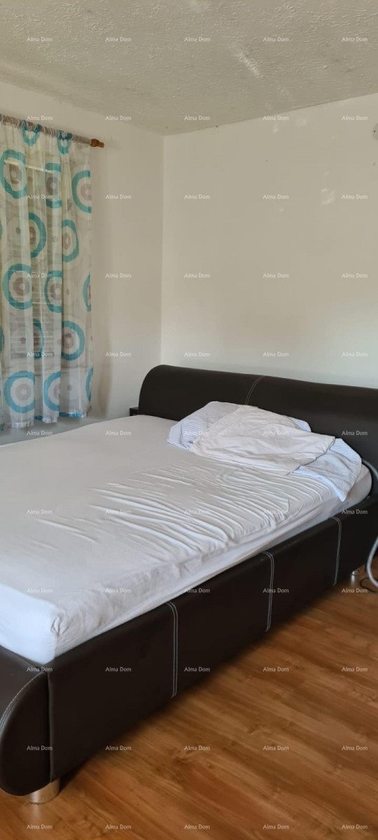 A detached house for renovation in the center of Rovinj is for sale 12