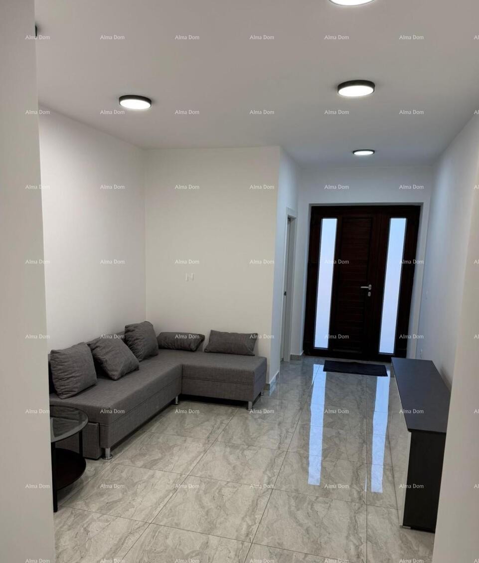 POREČ, Ristrutturata casa in pietra con vista mare 3