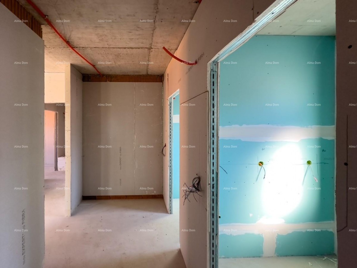 Продается квартира на втором этаже небольшого дома! 2