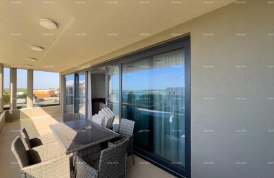 A beautiful apartment in Medulin with a garage